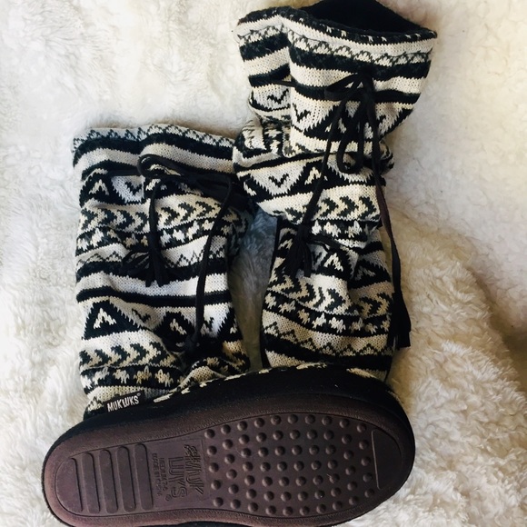Muk Luks Boot Slippers - Picture 2 of 7